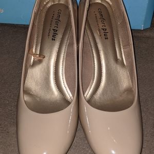 Size 10 cream shoes